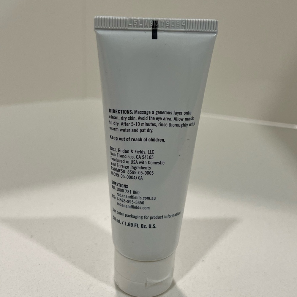 Rodan + Fields Reverse Radiance Mask - Picture 2 of 3